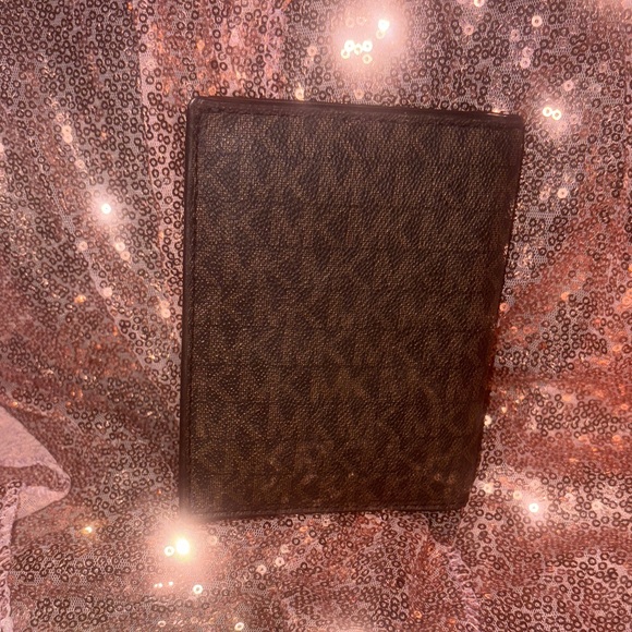 Michael Kors Signature Passport Wallet - Picture 3 of 3
